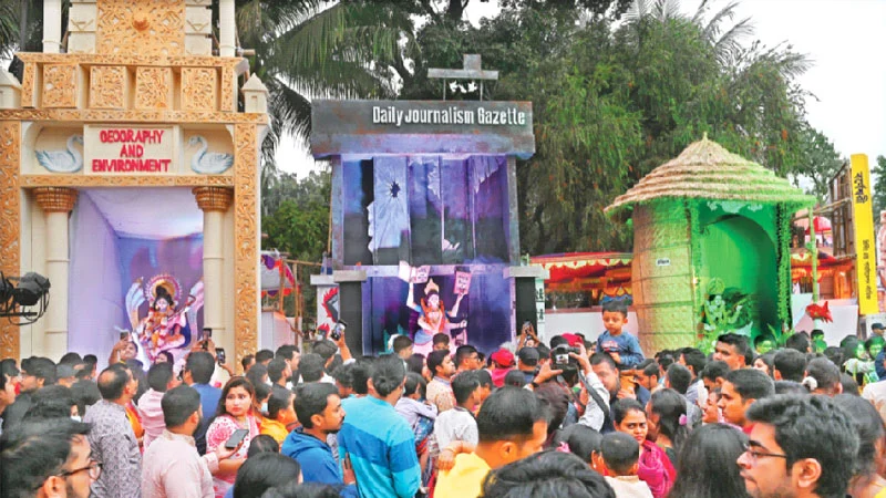 বিদ্যাদেবীর আরাধনায় মবের বিরুদ্ধে বার্তা