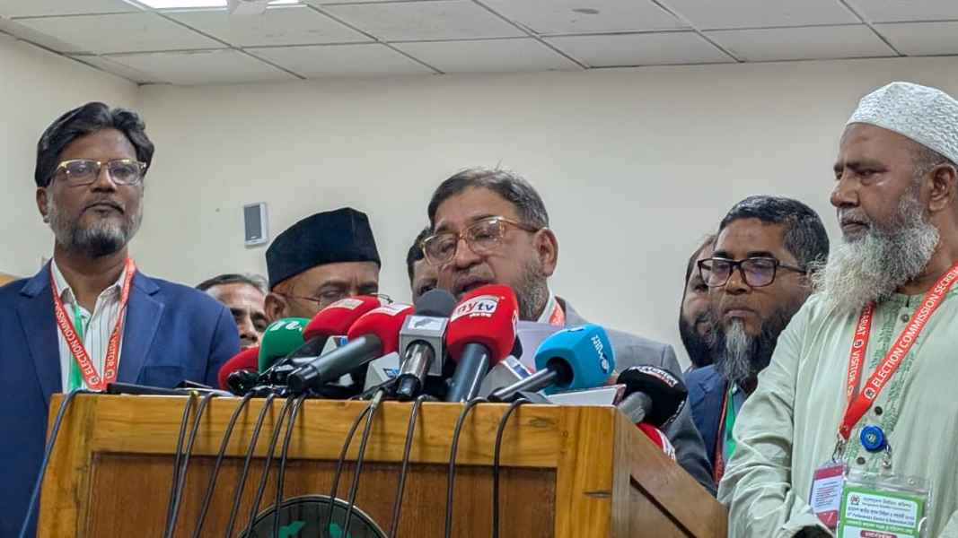 তিনটি আসনে কয়েকটি কেন্দ্রে ভোট স্থগিত চাইল জামায়াত