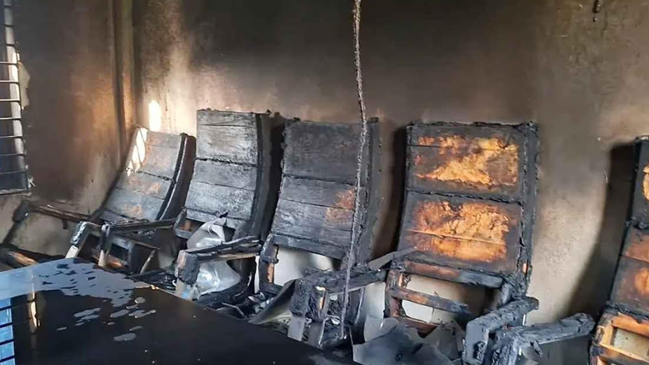 রূপগঞ্জে বিএনপি কার্যালয়ে পেট্রোল বোমা হামলা