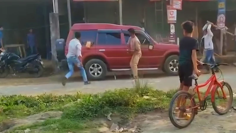 ধানের শীষের বিপক্ষে কাজ করার অভিযোগে সাবেক এমপির গাড়ি ভাঙচুর