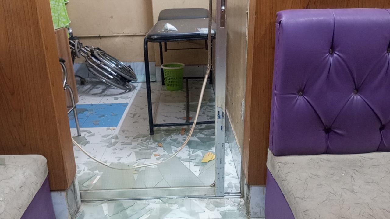 ভুল চিকিৎসায় প্রসূতি মৃত্যুর অভিযোগ,হাসপাতালে ভাঙচুর ও সংঘর্ষ